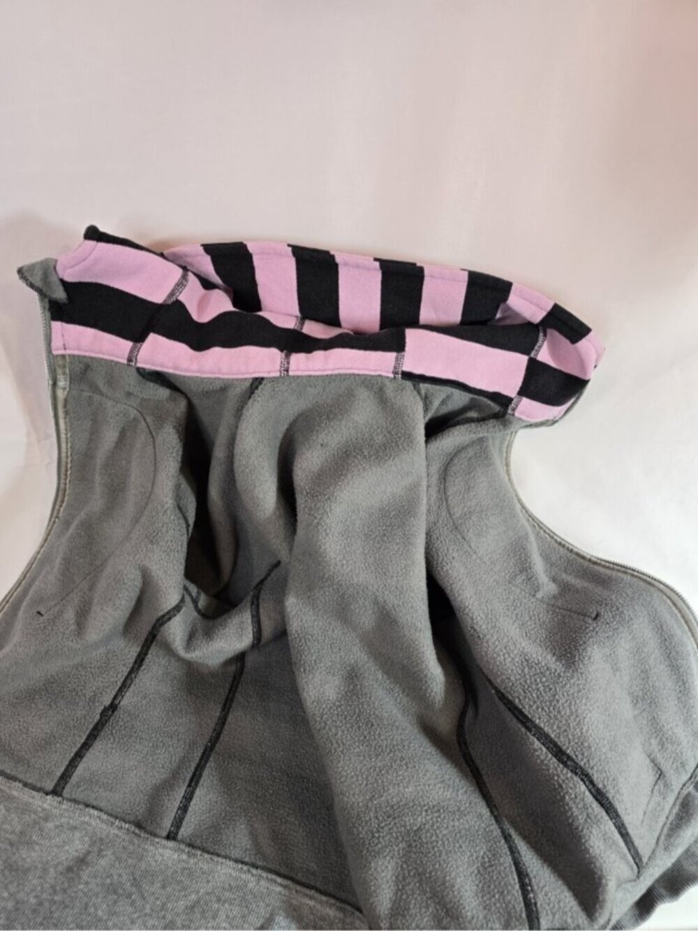 Lululemon RARE Scuba Hoodie OG Pink/Black Striped Size 6 Emo Princess Y2K - Picture 8 of 14